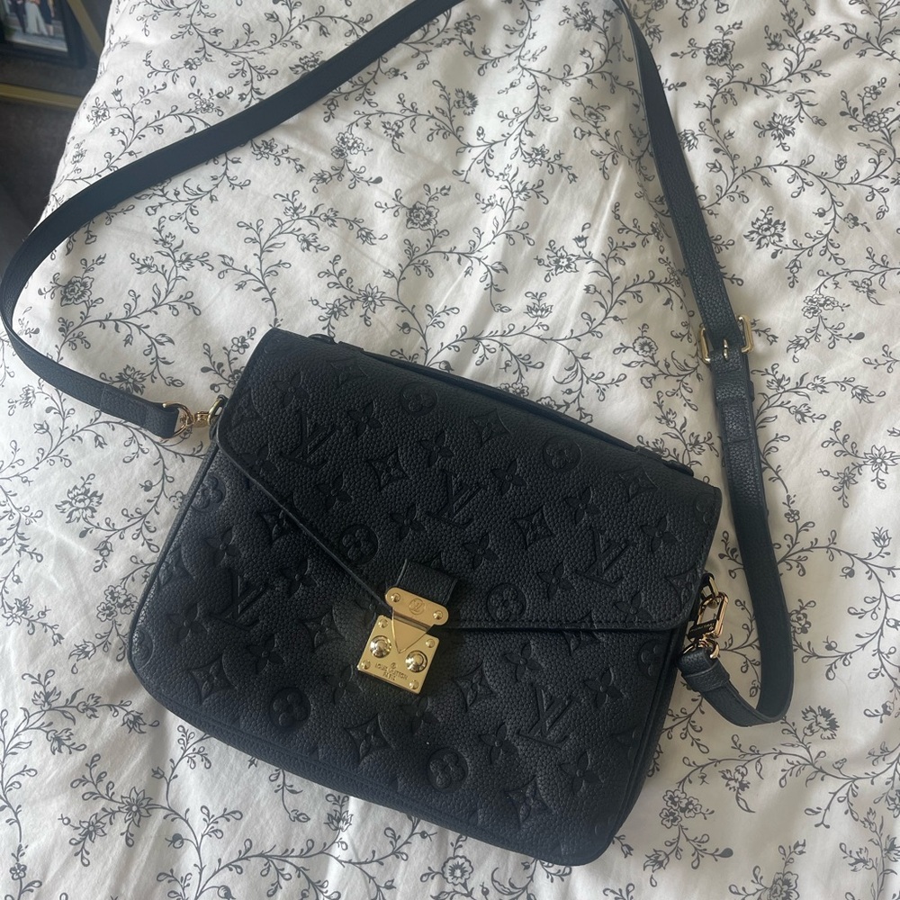 Louis Vuitton Crossbody Purse